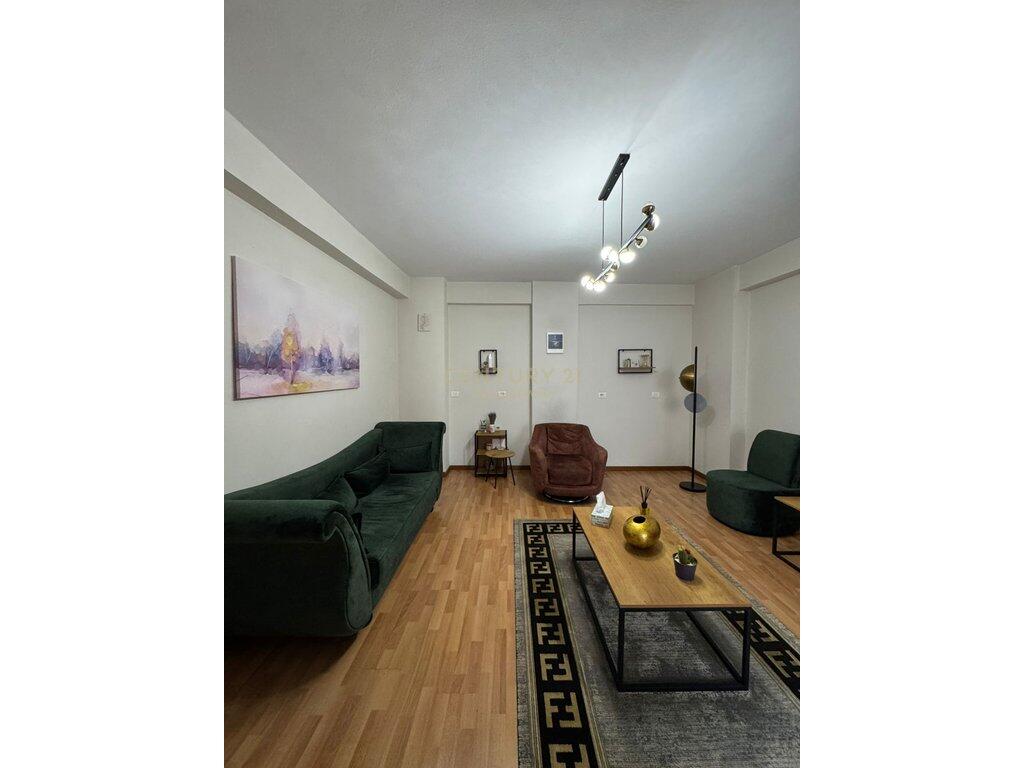 Appartamento 1+1 in vendita in Via Mine Peza, vicino a Kafe Flora 210.000 €