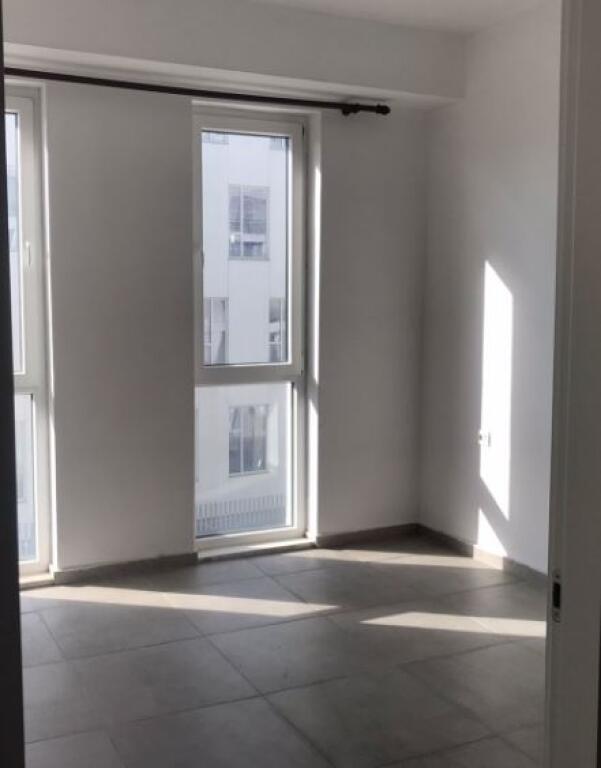 Jepet me Qera Apartament Bosh 1+1 tek Fundi i 5 Majit