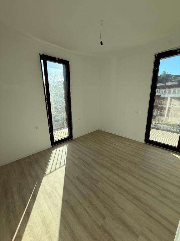 Ufficio in Affitto – Altana Residence, Tirana