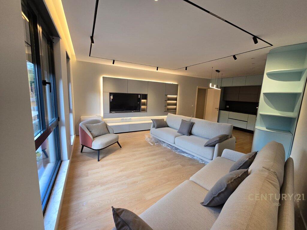 APPARTAMENTO 2+1+2+POSTO AUTO VICINO AL GIARDINO ZOOLOGICO!