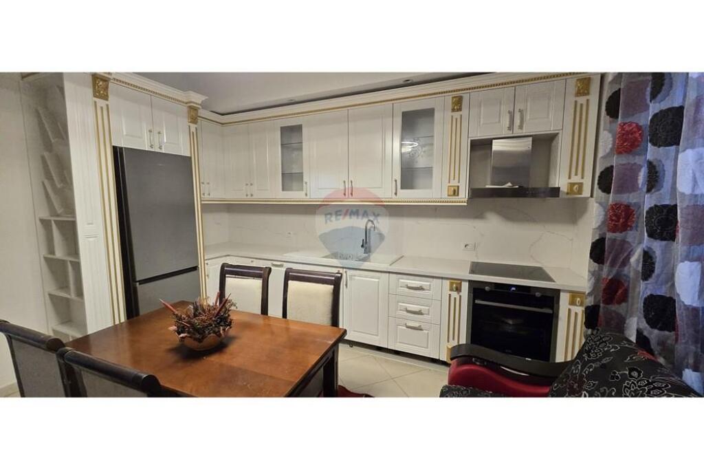 Jepet me qira apartament (2+1) Selite !