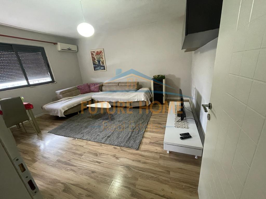 Shitet, Apartament 3+1,Shkolla e Bashkuar, Tirane.