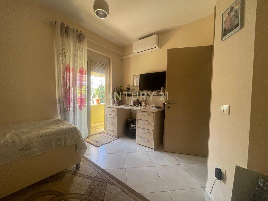 🏡 Apartment 2+1+2 for Sale – Dry Lake, Tirana