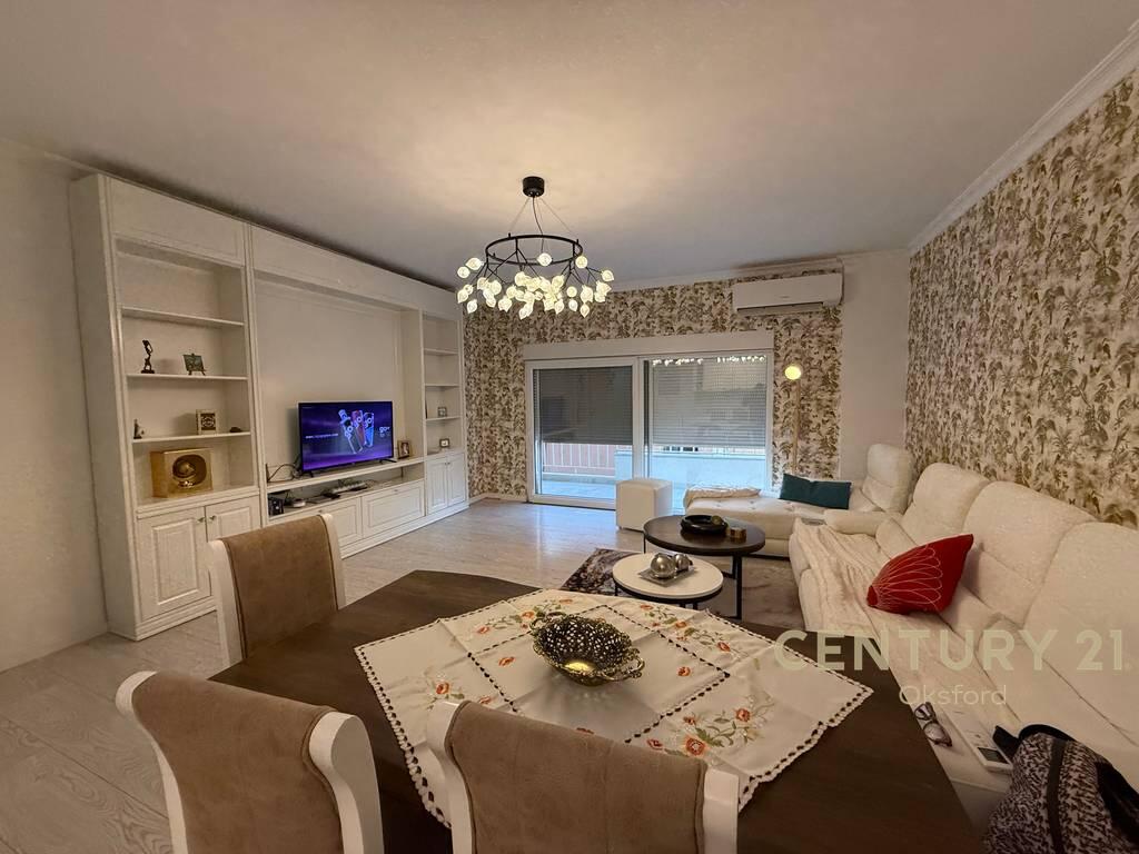 Jepet me Qira Apartament Modern 3+1+2 pranë Ambasadës Amerikane!