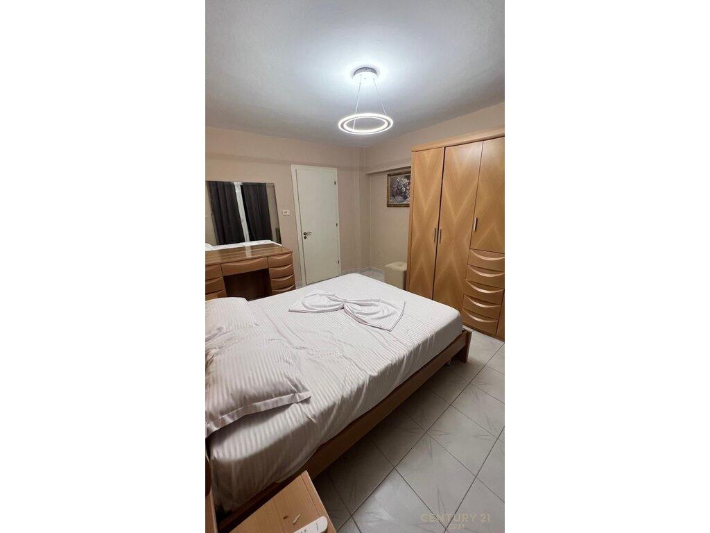 TE KAFE FLORA JAPIM APARTAMENT 2+1 ME QIRA 600 € /Muaj