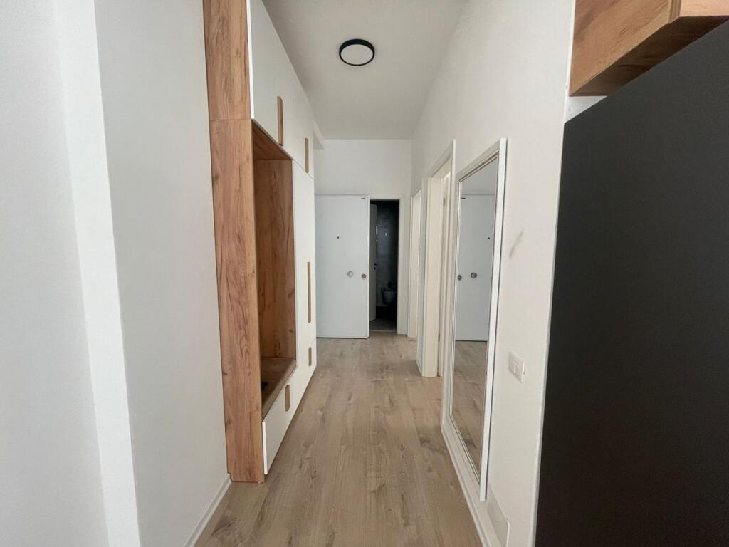 In affitto 2+1, 21 Dhjetori