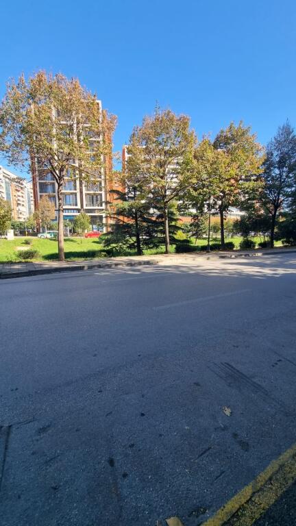 Jepet me Qira Dyqan në Unazë pranë Pallateve Delijorgji!