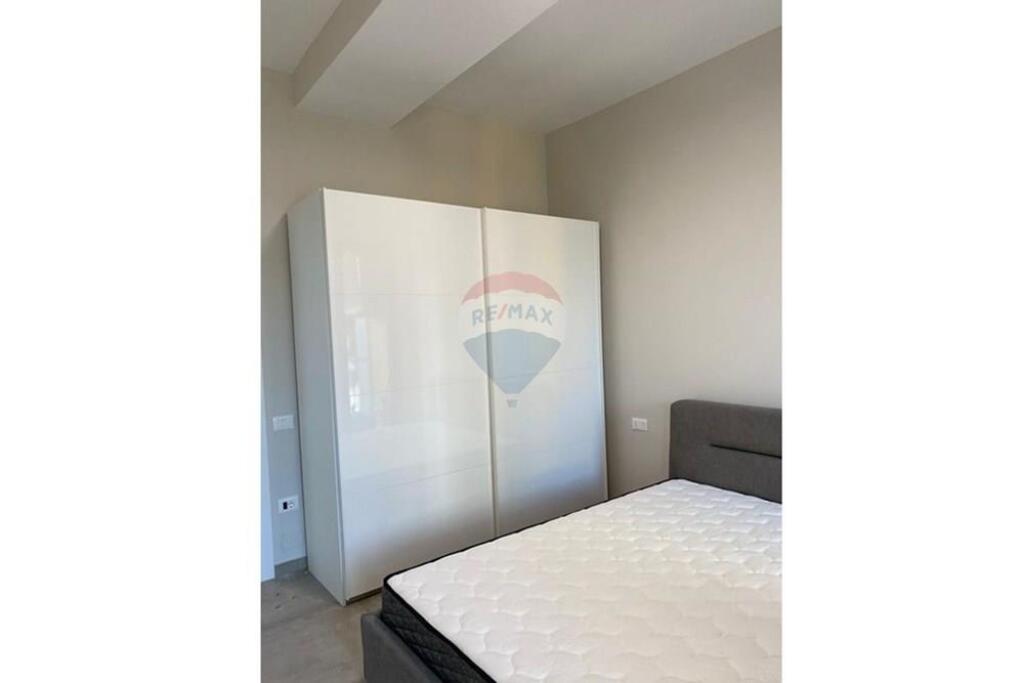 Apartament 1+1 per qira tek Square 21