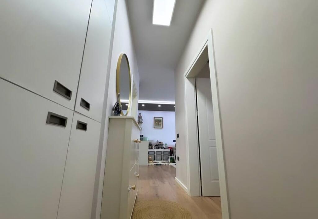 21 DHJETORI, shesim SUPER apartament 1+1