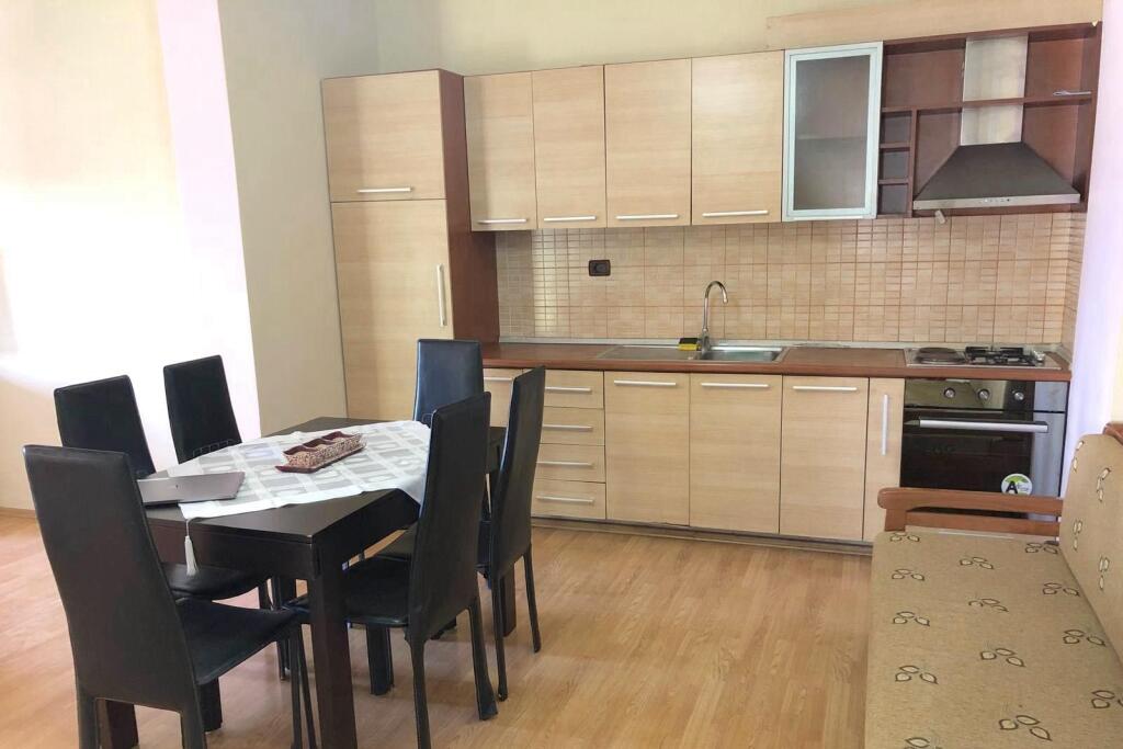 Jepet me qira apartament 2+1 tek Rruga Jordan Misja!

