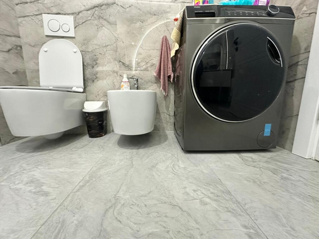 Apartament 2+1 me garazh për qira afatgjatë në Vlorë