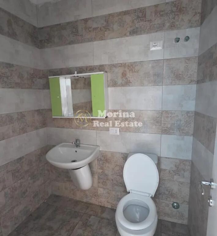 Affitto Locale Commerciale, Via Dibres, 500 Euro/Mese