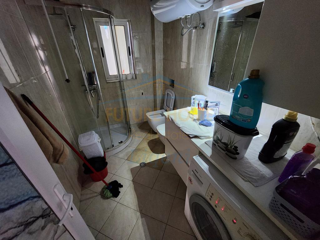Shitet, Apartament 2+1, Rruga e Kavajës, Tiranë