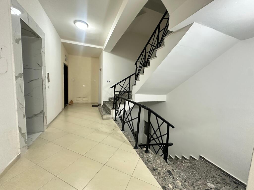 Apartament me qira 1+1/Vlore