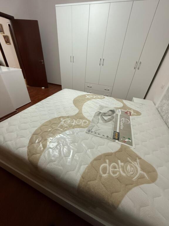 Nenstacioni elektrik, apartament 2+1 me qera 45,000 leke Siri Kodra