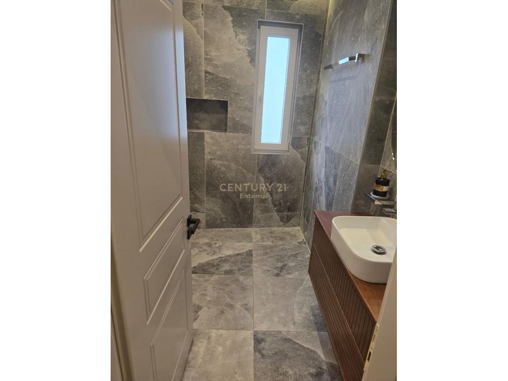 🏡 Apartment 2+1+2 for Sale with Parking Spot – River Residence, Tirana