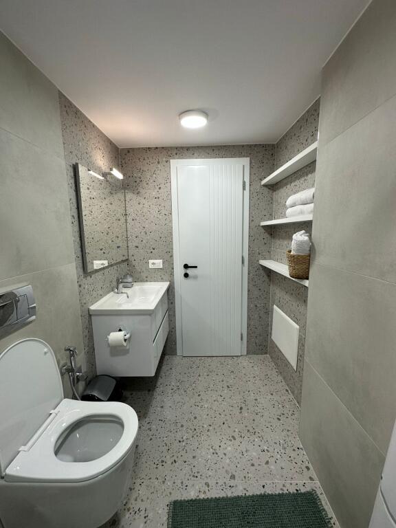 Apartament 1+1 per qira tek Harry Fultz.