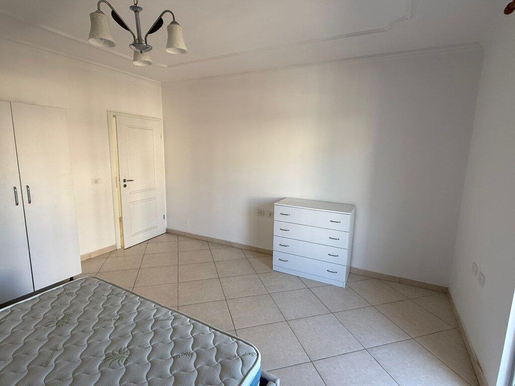 Vilë 2+1 Me Qira në Porcelan,prane UET, Tiranë