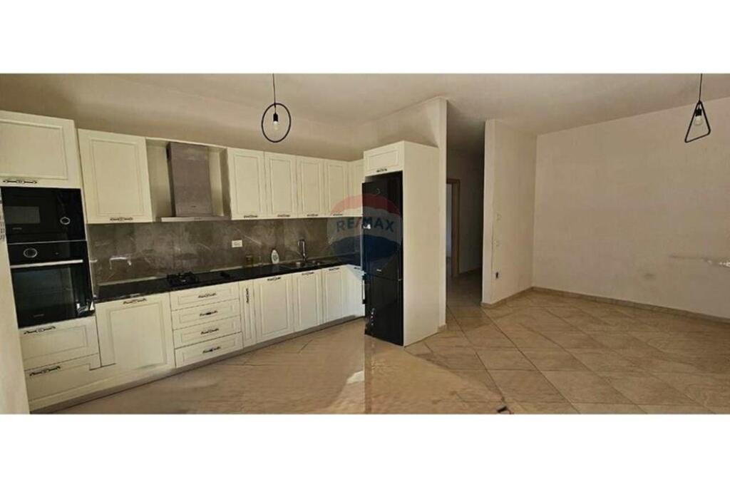 Appartamento/ufficio 3+1 in affitto a Green City