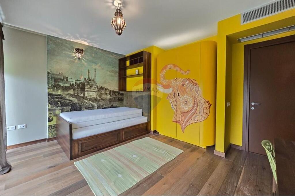 Villa for rent at Long Hill