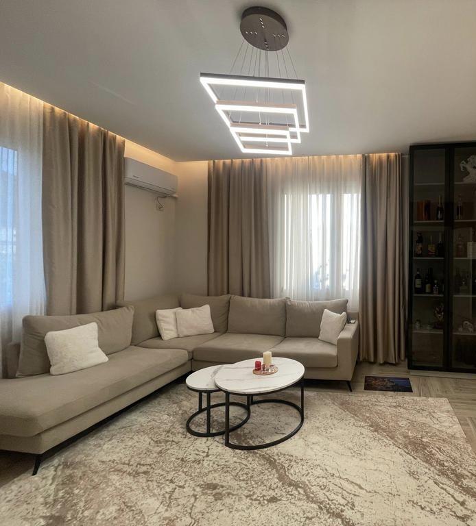 VILLA SU TRE PIANI IN AFFITTO A MULLET