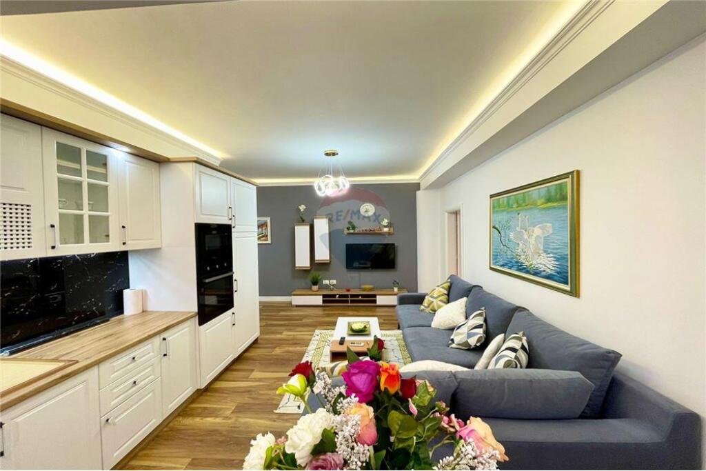 APARTAMENT 1+1 PËR QIRA, BLLOKU, TIRANË 📍 Rruga Margarita Tutulani