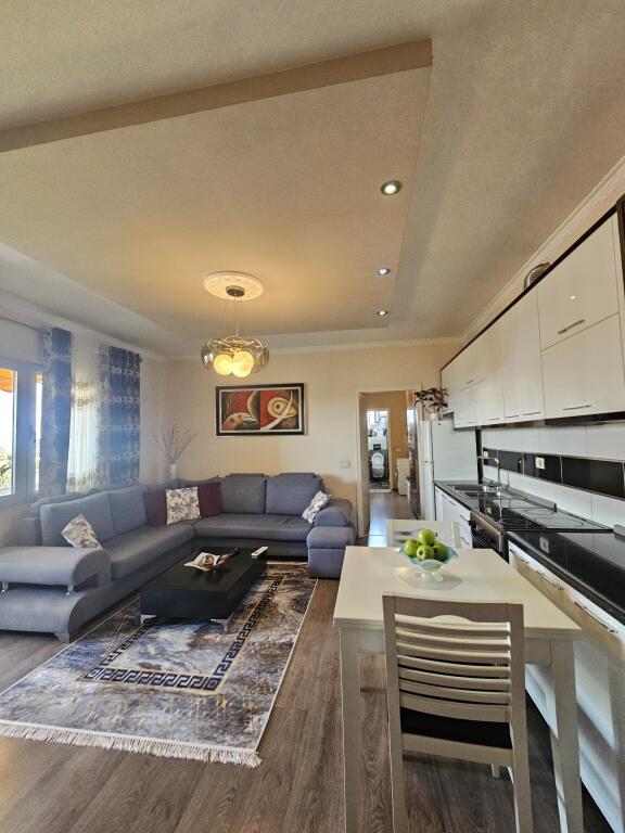 VENDESI APPARTAMENTO 2+1 – EX CAMPO DI AVIAZIONE 📍 Posizione: Ex campo di aviazione 🏢 Piano: 9 ultimo 📐 Superficie: 85 m² lordo / 74 m² netto prezzo :163.000 euro