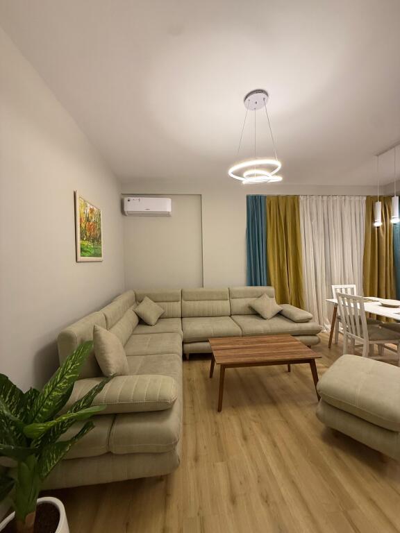 Apartment 1+1, Astir!