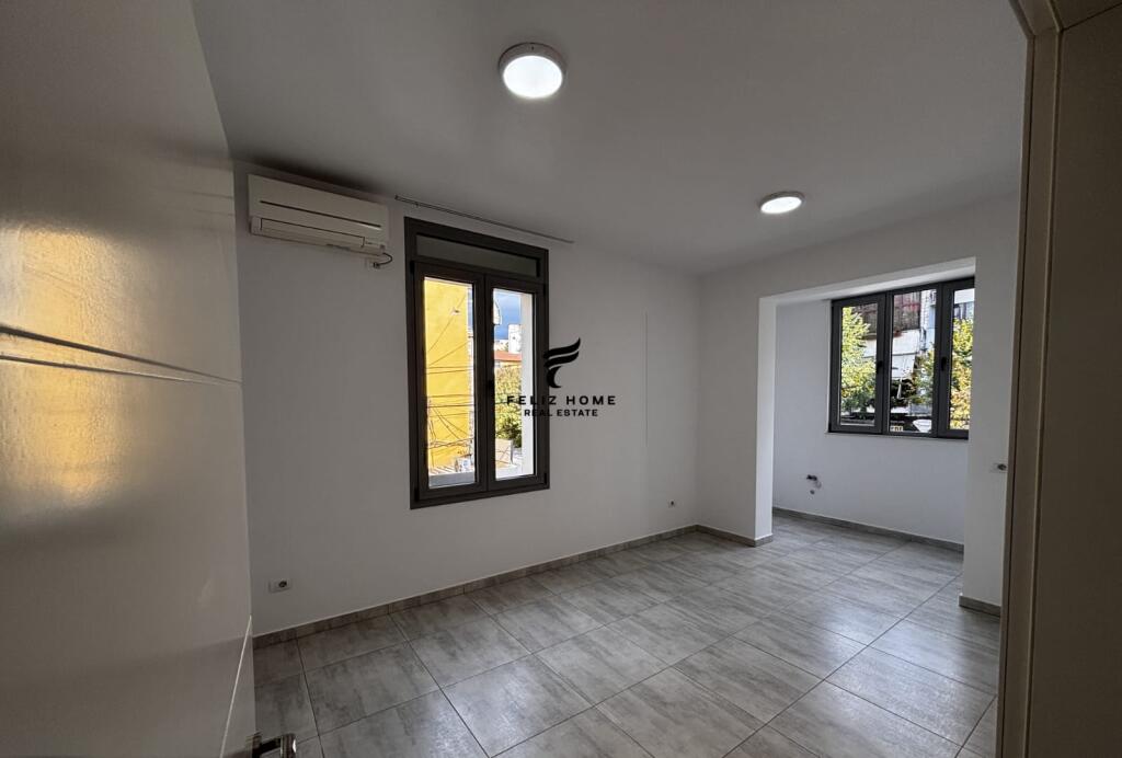 OFFICE FOR RENT 75 M2 DIBRA STREET 500 EURO