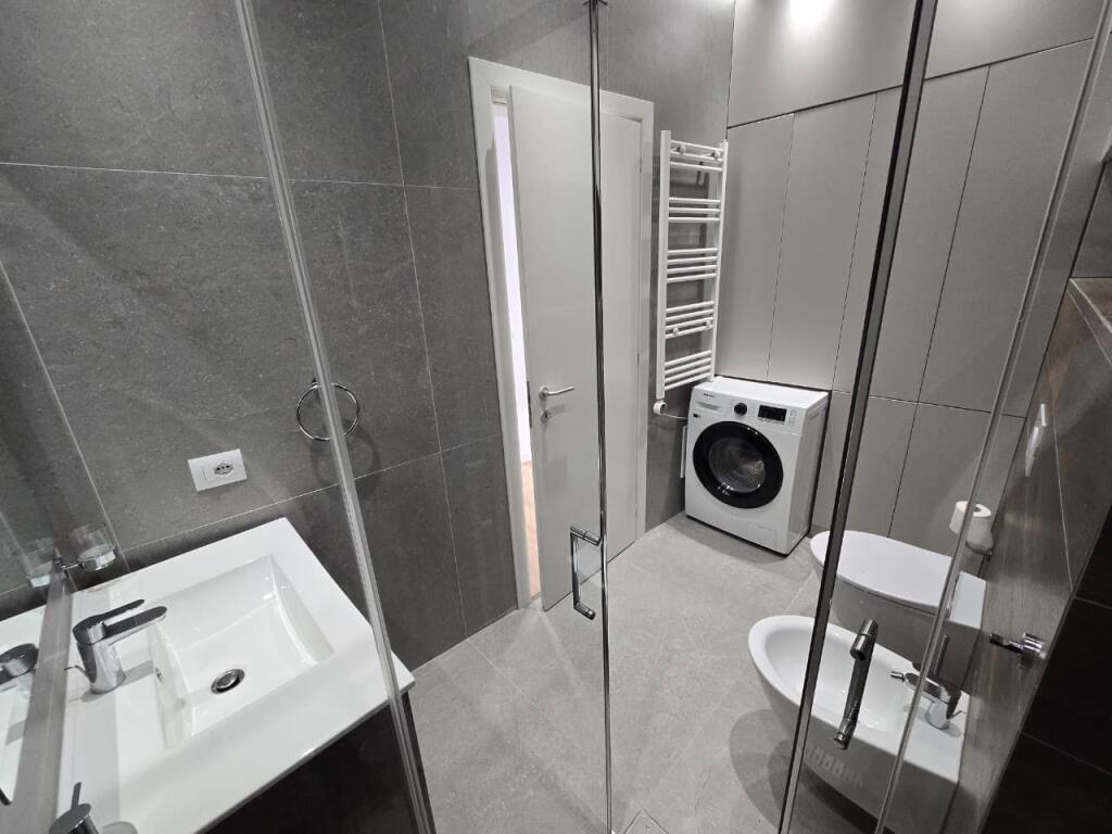 Apartament 2+1+2, Bulevardi i Ri!