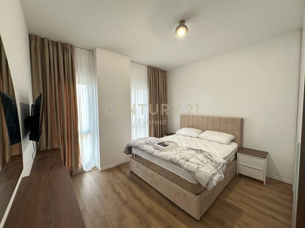 ZOGU I ZI, APARTAMENT 2+1 PER QIRA