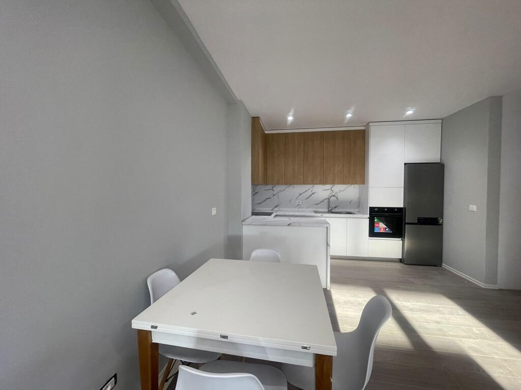 Apartament 1+1 Me Qera te Statcioni i Trenit