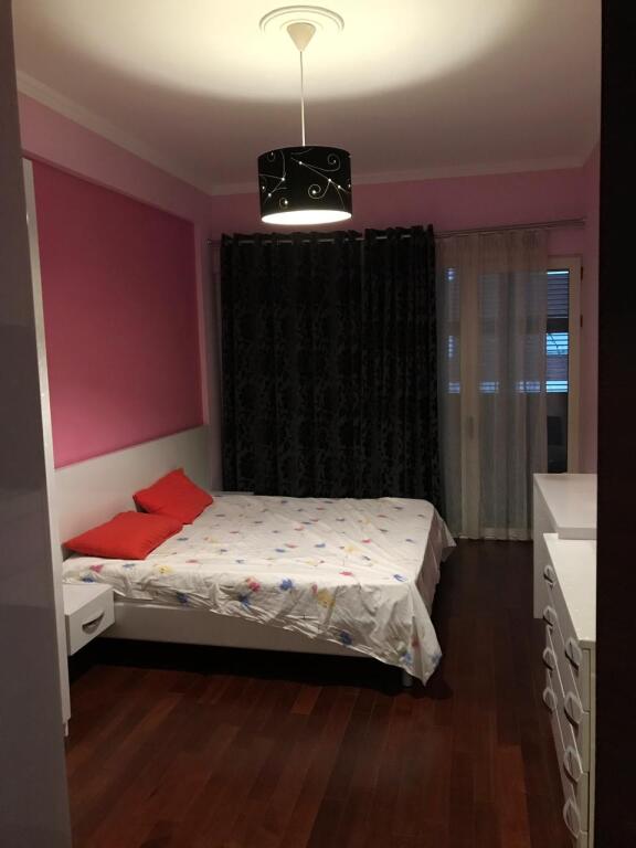 SHITET APARTAMENT 2+1+POST PARKIMI rr. KOSOVAREVE