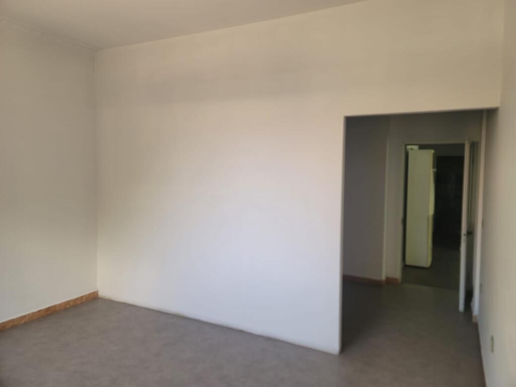 ZYRE ME QERA 220 M2 LAPRAKE 1500 EURO
