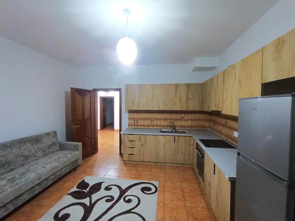 🏢Kinostudio,Rr.Aleksander Moisiu jepet me qera apartament 2+1+2,i mobiluar 50,000Leke