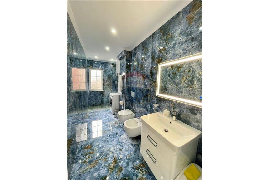 APARTAMENT 1+1 PËR QIRA, BLLOKU, TIRANË