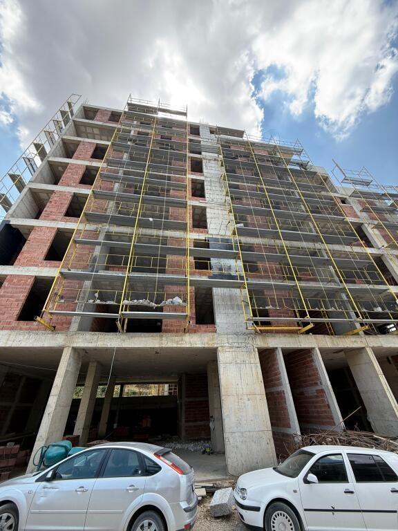 OKAZION APARTAMENT NE SHITJE 1+1 TE KOMPLEKSI ALI DEMI