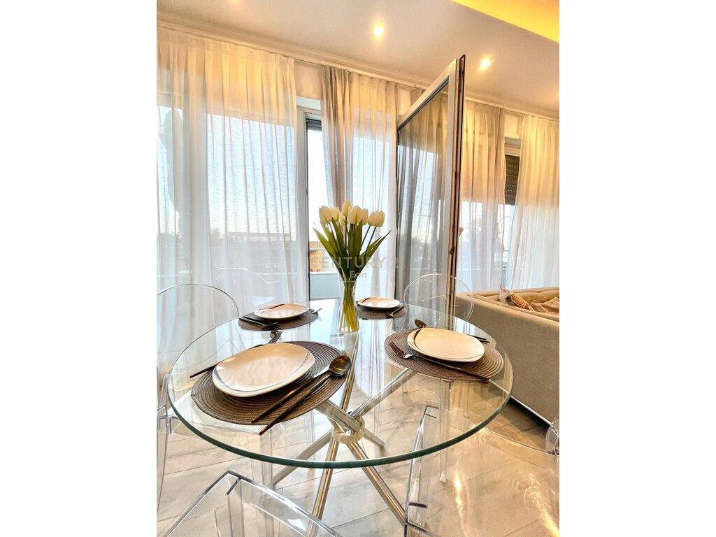 JEPET ME QIRA SUPER APARTAMENT 2+1+2 ME PAMJE DETI NE CURRILA !