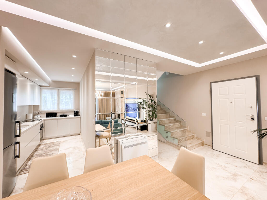 vile per shitje ne gjire te lalzit