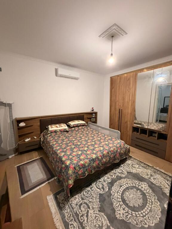 Shitet apartament 4+1+2 tek Kthesa e Kamzes