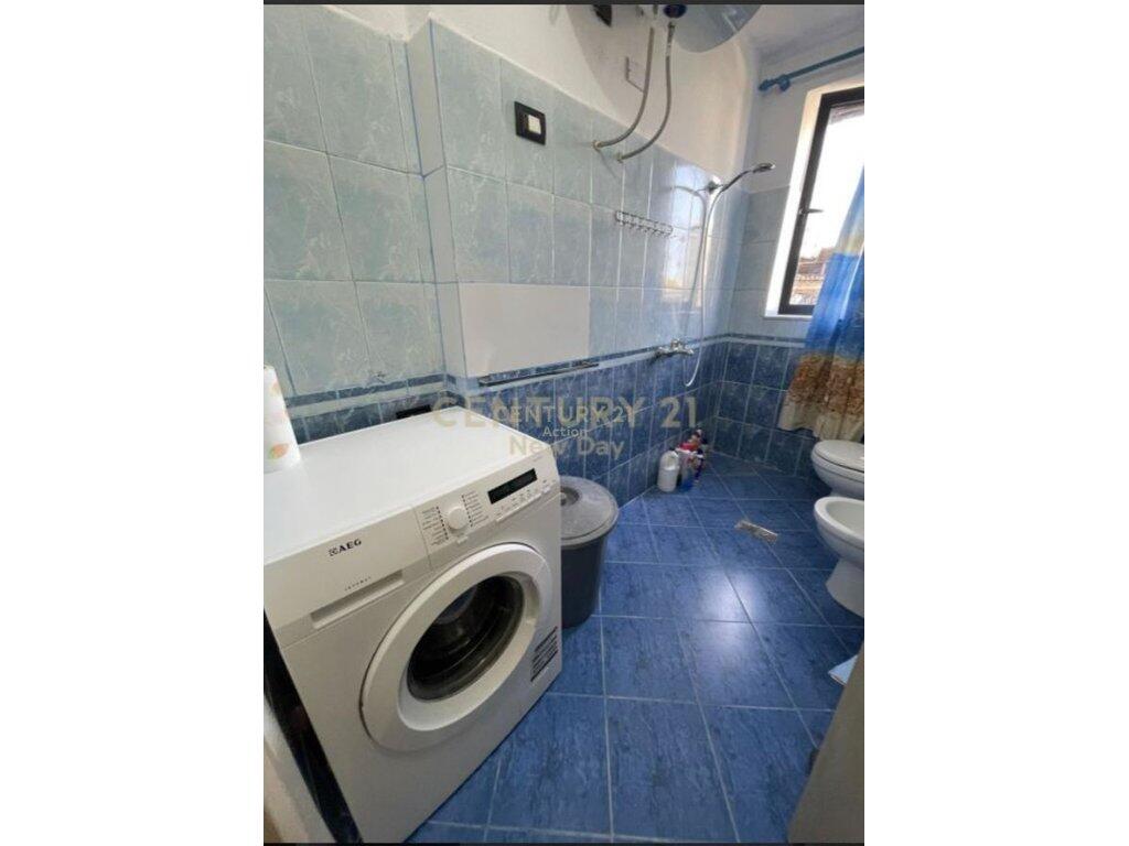 JAPIM ME QIRA APARTAMENT 2+1 NË QENDËR -DURRËS!