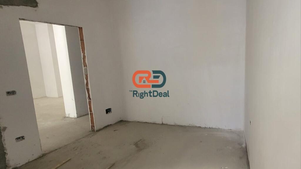 Ne Paskuqan, Shitet Apartament 2+1, Me Vendndodhje Perfekte !!