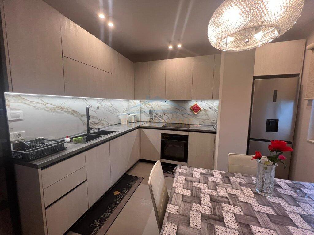 QERA, APARTAMENT 1+1 LUX , KOMPLEKSI DINAMO