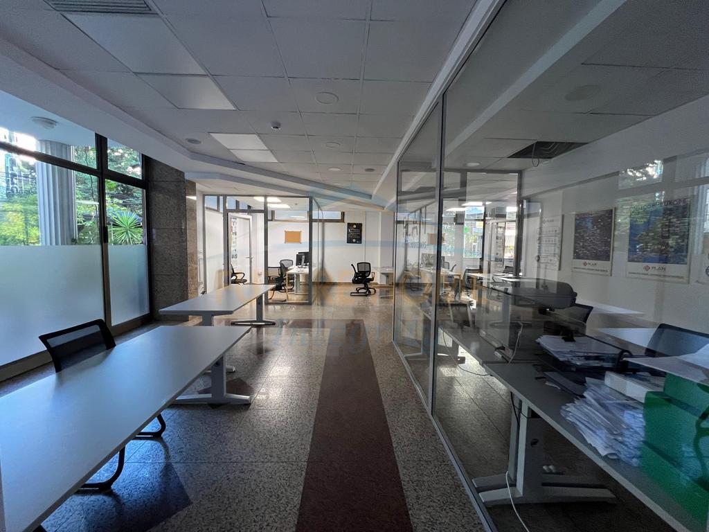 JEPET ME QERA AMBJENT ZYRASH, BLLOK