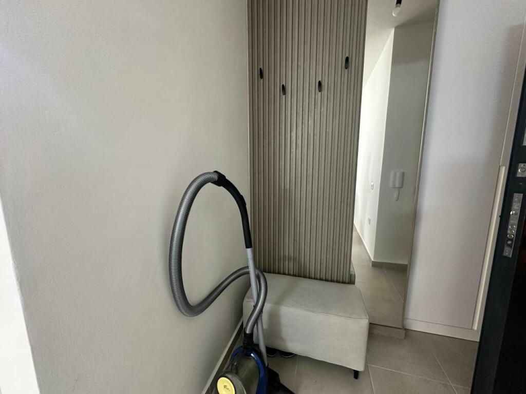 Apartament 2+1 me garazh për qira afatgjatë në Vlorë