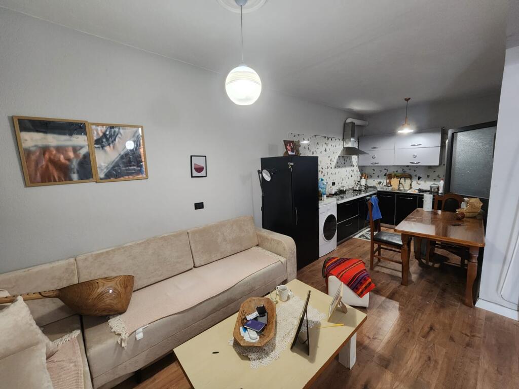 Jepen me qera super Apartament  Iliria Plazh      1+1