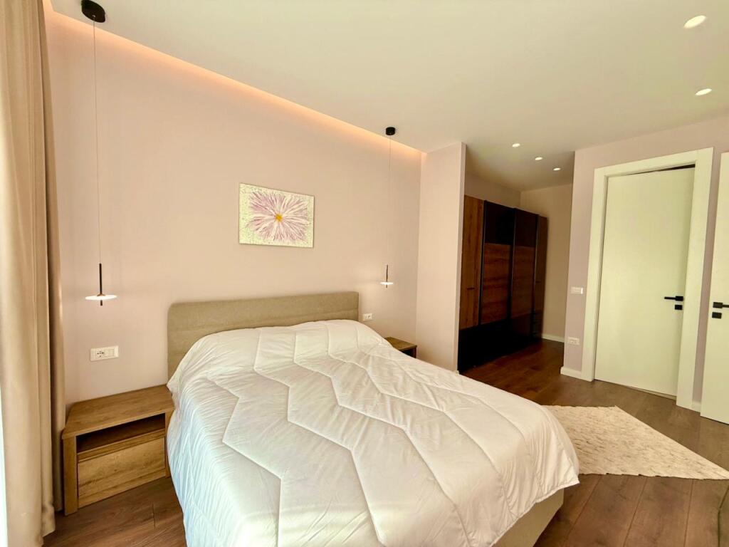 Apartament 2+1 per Qira Komuna e Parisit