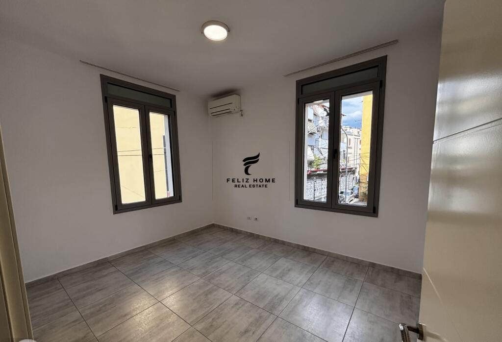 OFFICE FOR RENT 75 M2 DIBRA STREET 500 EURO
