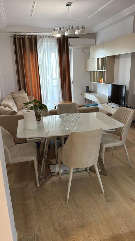 Apartament për Qira Afatgjatë Lungomare