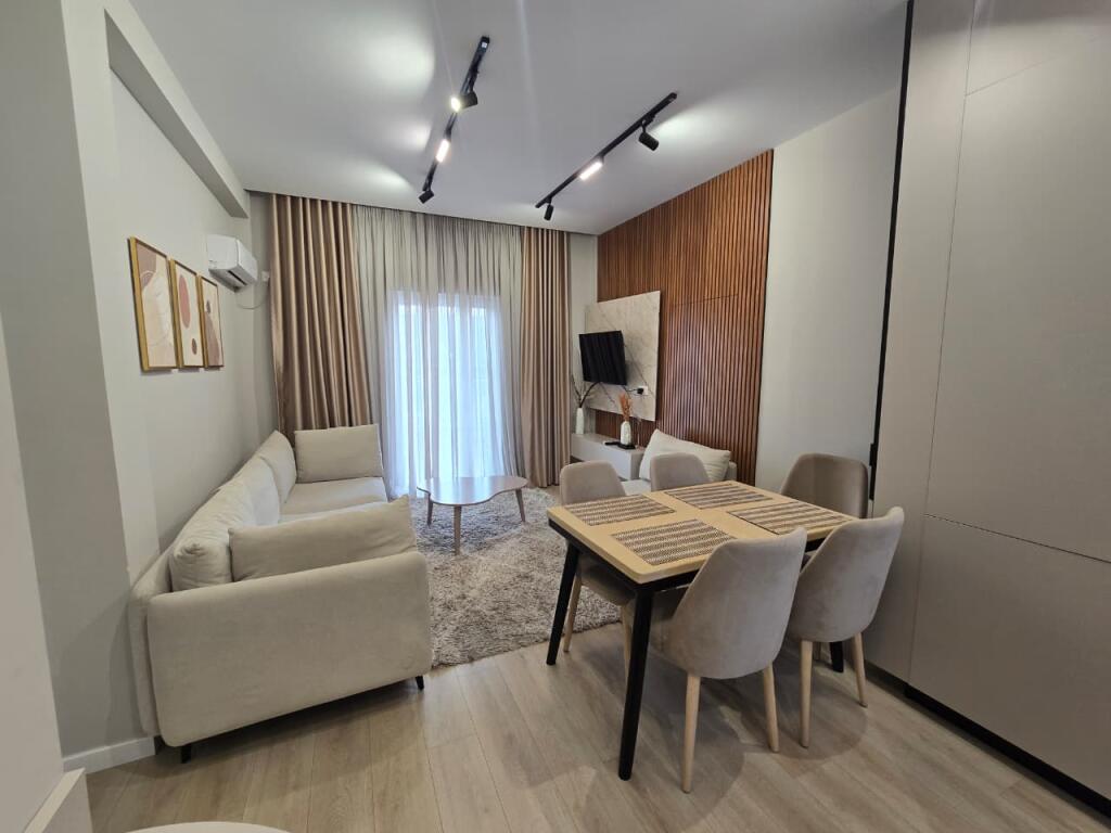 2+1+ parking for rent 📍Porcelan 📌70000lek